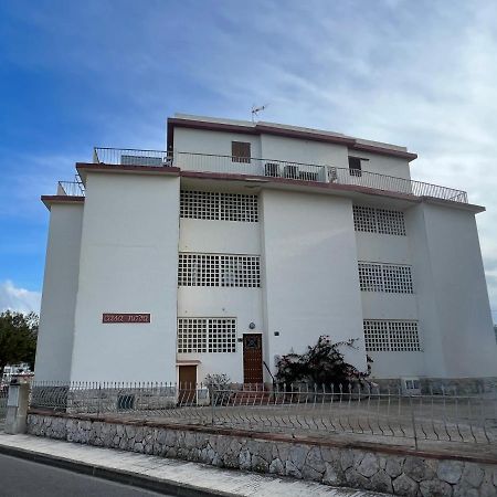 Beautiful Loft, Huge Sunny Terrace, View Over The Beach And Sea Apartment Roses Exterior photo